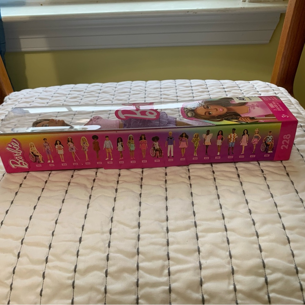 NIB Barbie Fashionistas Doll #228 Blind Barbie Pastel Outfit Cane Sunglasses - Picture 4 of 6